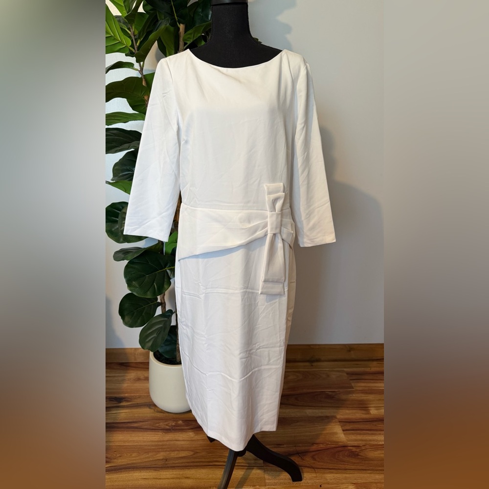 Kasper White Sheath Dress with Side Bow Detail